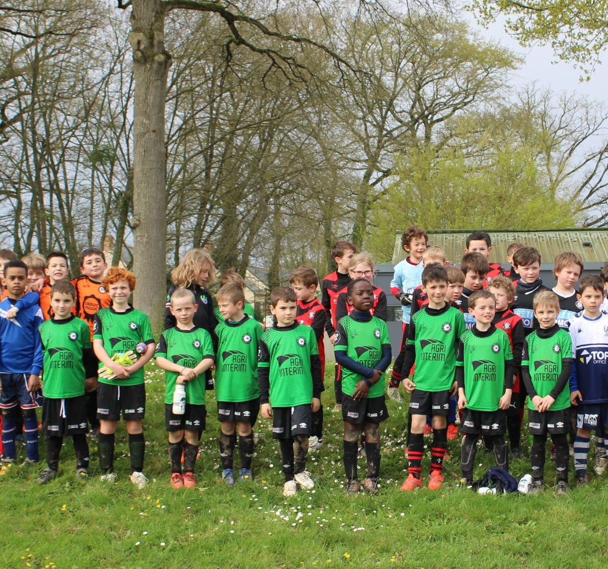 joueurs de l'école de foot lors d'un tournoi à etrelles